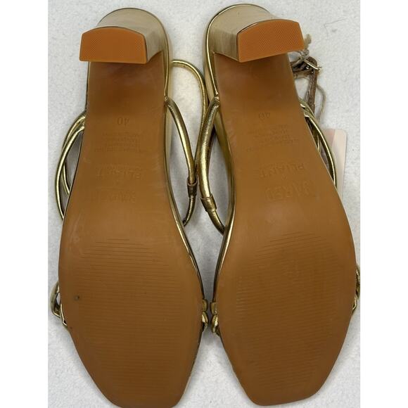 NWT BARED Godwit Gold Leather Heels Buckle Size 40 US 9-9.5 Pliant Metallic $299 - Picture 8 of 10